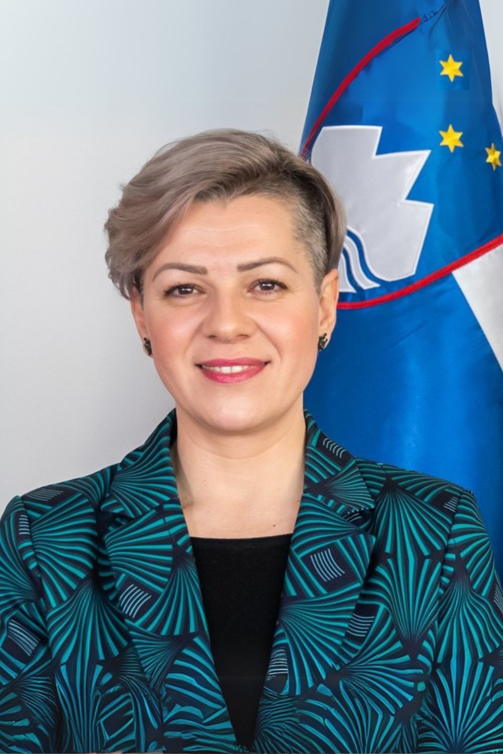 Dr. Aida Kamišalić Latifić