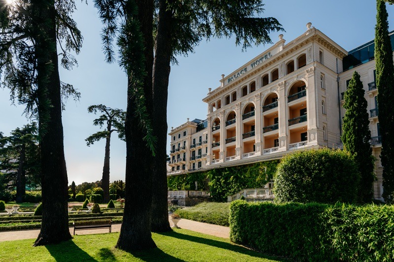 hotel kempinski palace portorož side