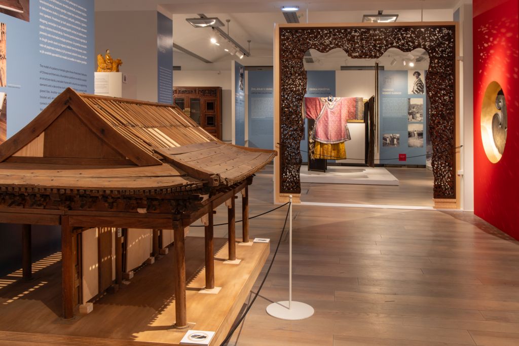 5 Exhibition Asia in the Heart of Ljubljana The Life of the Skušek Collection_Photo_Blaž Verbič